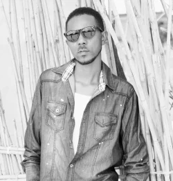 AT - Nipigie (feat. Stara Thomas)