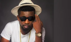 Bisa Kdei - Kumi Guitar (feat. Bie Wueni & Akwaboah)