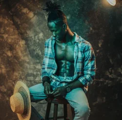 Cryme Officer - Carry Me Dey Go (Freestyle)