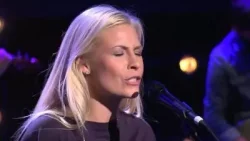 Jenn Johnson - A Little Longer