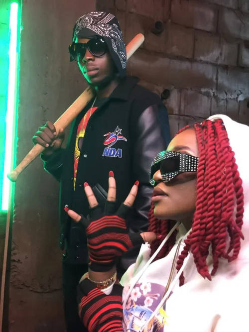 Keezy - I Dey Fine (feat. YOUNG HOLIDAY)