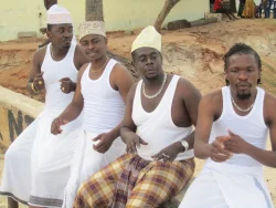 Mapacha Watatu - Shika Ushikacho (feat. Mzee Yusuph)