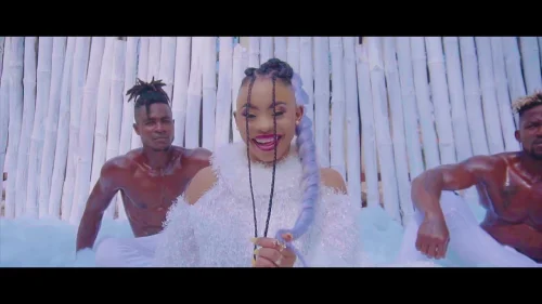 Mel B Akwen - Commando
