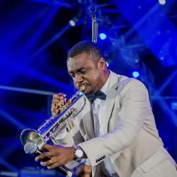 Nathaniel Bassey - Jesus Iye