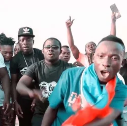 Patapaa - One Corner (feat. Ras Cann)
