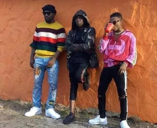 R2Bees - Straight From Mars (feat. Wizkid)
