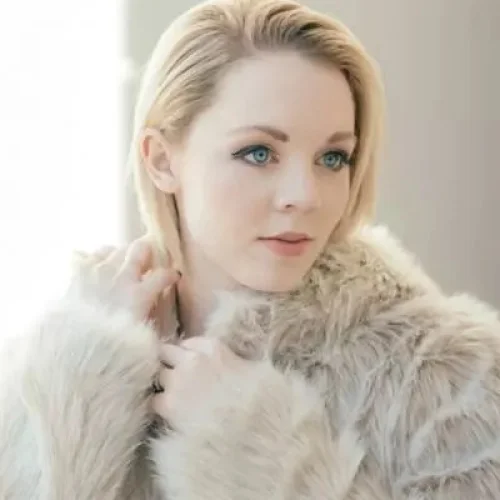 Sarah Reeves - Speechless