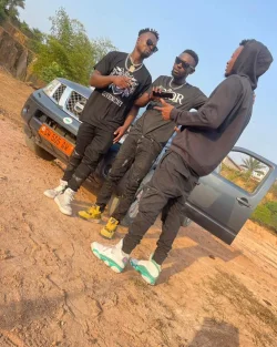 Strong Bangwa Boy - Tributes To FHISH (feat. Kap Bwoy. Nice, Drizz & Boiswaggo)