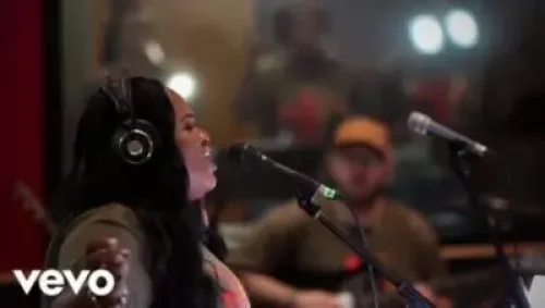 Tasha Cobbs Leonard - Immediately